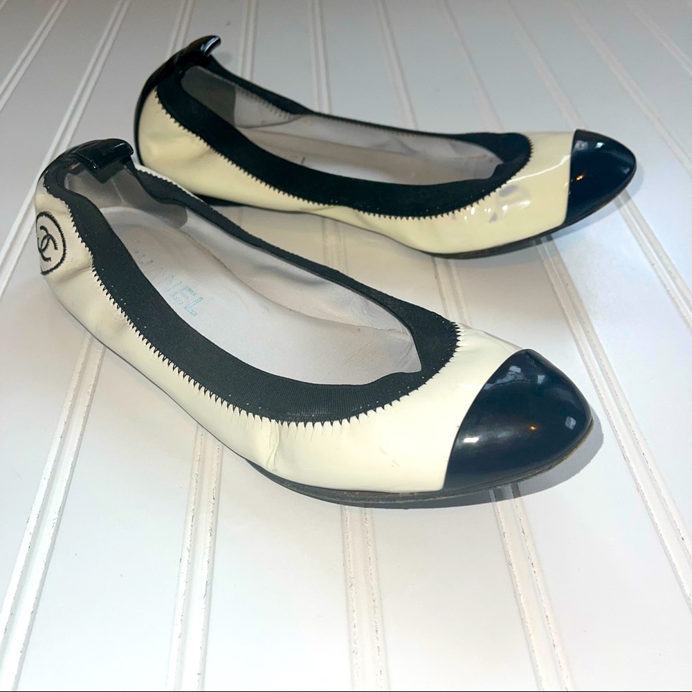 Chanel Cap Toe White Black Patent Ballet Flats Sz 37.5
